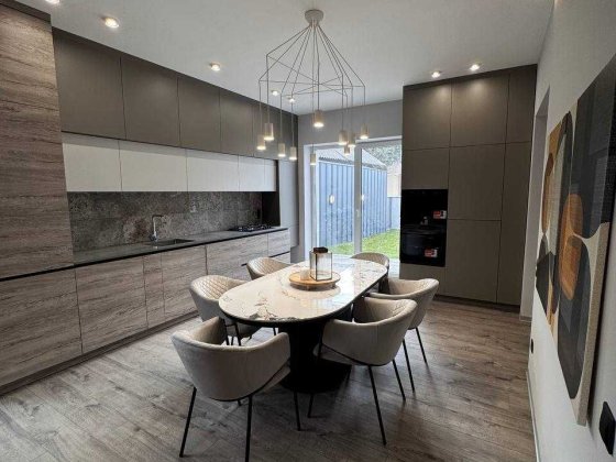 Будинок в середмісті Івано-Франківська Ивано-Франковск