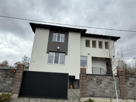 Шикарний будинок у приміській зоні Ивано-Франковск