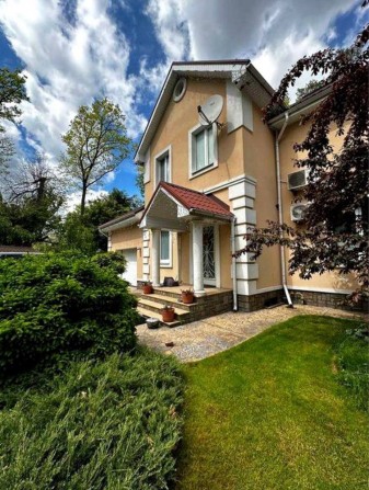 Будинок 380 м² у центрі з ландшафтним дизайном та ділянкою 27 соток - фото 1