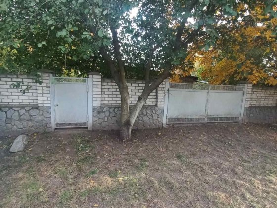 Земельна ділянка з не добудованим будинком. Кременчук