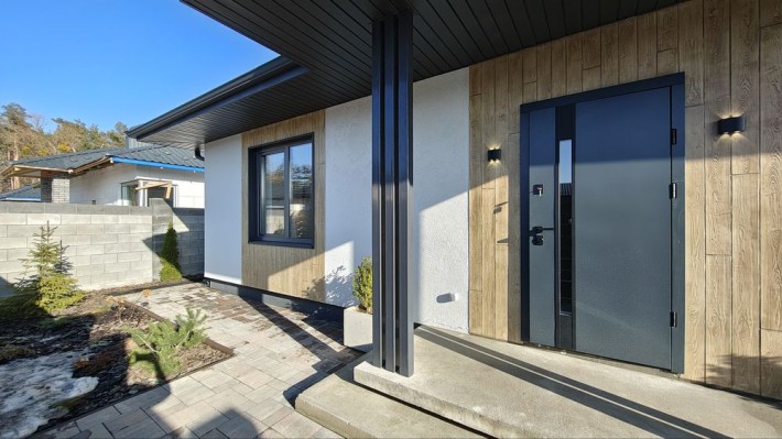 Продаж будинку з ремонтом та земельною ділянкою - фото 1