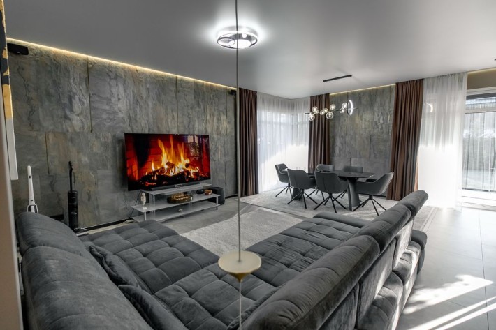 Продаж будинку з якісним ремонтом в закритому КМ, повністю АВТОНОМНИЙ! - фото 1