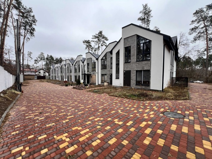 Готовий таунхаус в Ірпені  80 м²  Газ  Закрита територія - фото 1