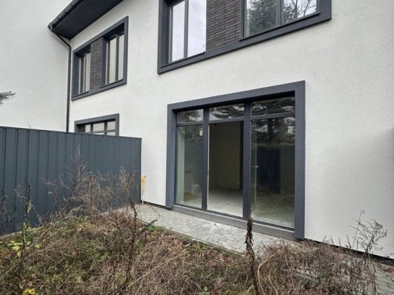 Таунхаус з частковим ремонтом в парку «Незнайка» Ирпень