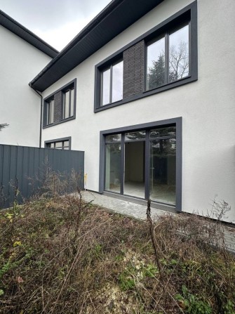 Таунхаус з частковим ремонтом в парку «Незнайка» - фото 1