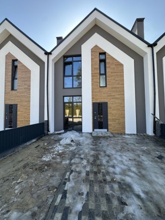 Таунхаус 100 кв з великою ділянкою. Газ . Можно заходити на ремонт - фото 1