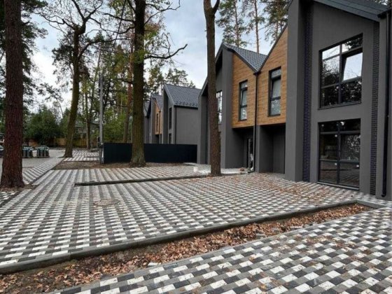 Вау! Таунхаус в оточені соснового лісу! Газ! Район Бістро Пекаря! Буча