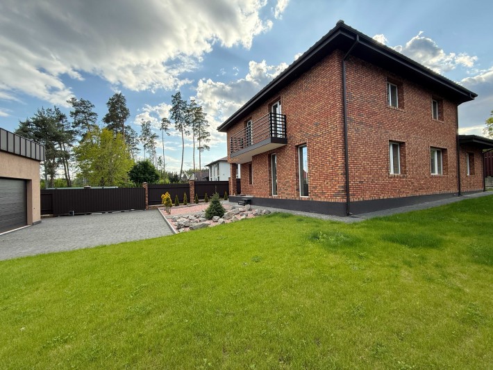 Будинок 207 м² у Стоянці — 6 кімнат, гараж на 2 авто, 7,3 сотки - фото 1