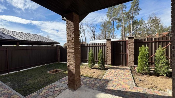 Великий будинок з терасою, ділянкою. єОселя, постанова, сертифікат - фото 1