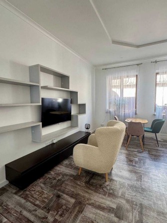 Продаётся дом в центре города, рядом с пл. Освобождения рекой и парком - фото 1