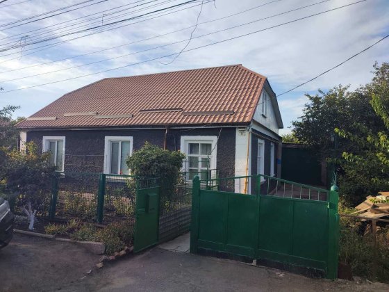 Продається будинок гарне розташування (р-н Ласточки) Довгинц. р-н Кривой Рог