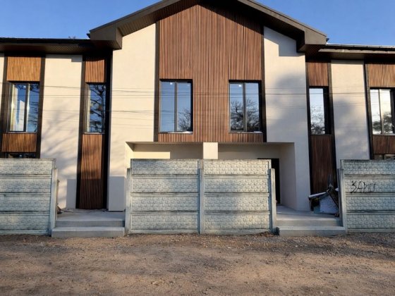 Дуплекс 100 м²+простора мансарда| 2,5 сотки|Центральні комунікації ГАЗ Ірпінь