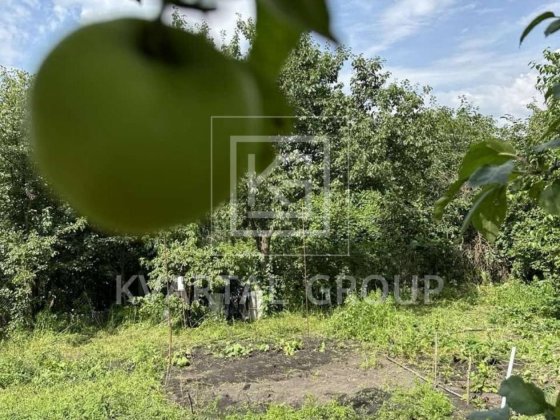 Зелена ділянка з будинком у Бучі та чудовим садом Буча