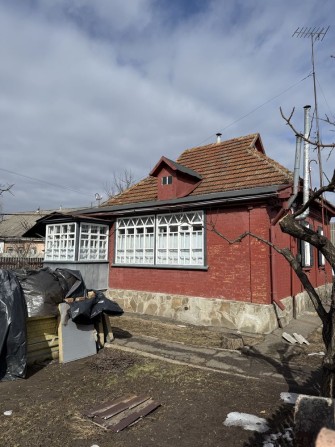 Дублянщина, поруч з 22-ю школою, окремий добротний буд, з комунікаціям - фото 1