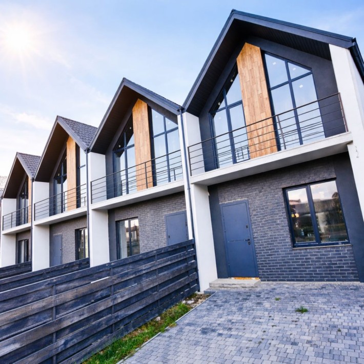 БЕЗ КОМІСІЇ! крутий ТаунХаус в ТОП локації зі зручним виїздом на Київ - фото 1