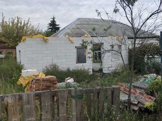 частина будинку Нижні Млини з ділянкою Полтава