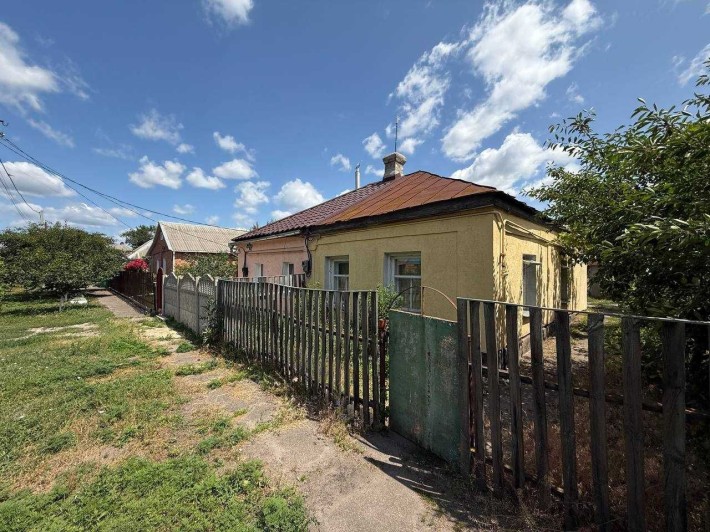 Продаж! Будинок в Подільському районі. 10 хв до центру міста. - фото 1