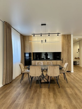 Шикарний будинок з новим ремонтом, меблями та технікою. Буча. - фото 1