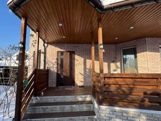 Будинок 211 м² з підвалом, автономним живленням, лазнею та автонавісом Буча