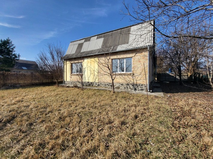 Добротний будинок з ділянкою 11,5 соток - фото 1