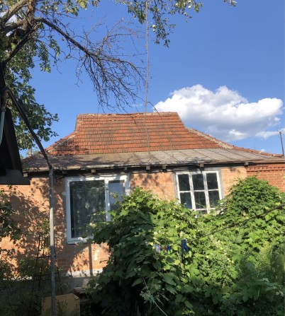 Окремий цегляний будинок біля  річки. - фото 1