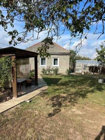 У продажу будинок неподалік від міста. - фото 1