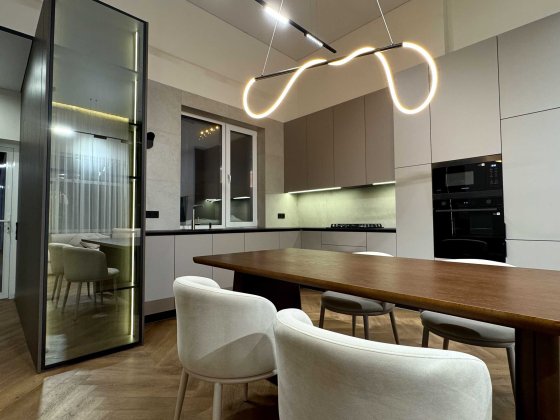 Укомплектований котедж з ремонтом і терасою | міські комунікації Рівне