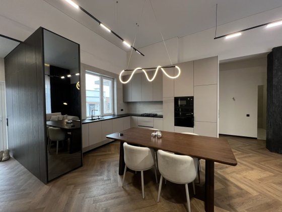 котедж з якісним преміум ремонтом, закрите містечко, 2 паркомісця Ровно