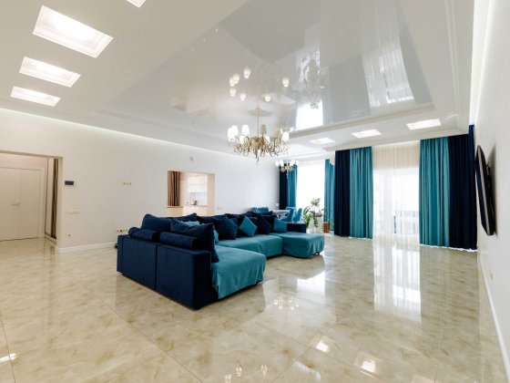 Просторий одноповерховий будинок 220 м² на 14 сотках |гараж на 2 авто Рівне