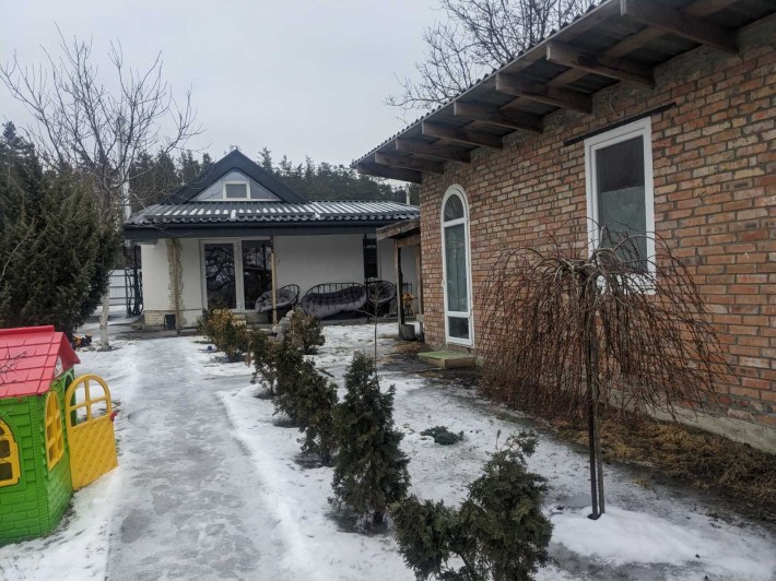 Продаж сучасного будинку. Поряд сосновий ліс, річка. Світло є завжди. - фото 1