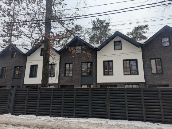 Продам Таун-хаус Київська обл. центр Ірпінь Газ.Єоселя Євідновлення Ірпінь