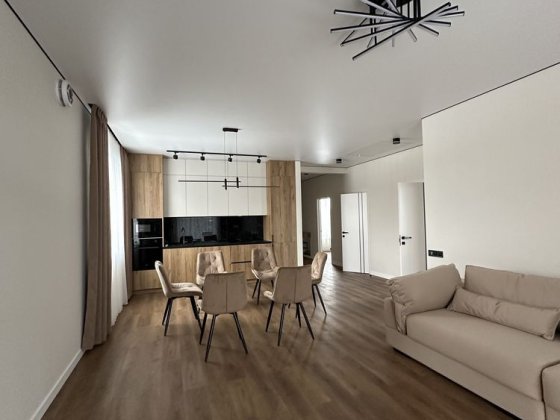 Якісний будинок з ремонтом в Бучі . Буча