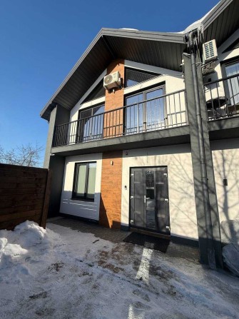 Таунхаус в Бучі з Ремонтом, Центральні Комунікації, ГАЗ, Топ Локація - фото 1