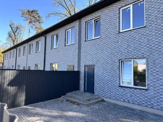 Таунхаус в Бучі, поруч парк, поруч розвинена інфраструктура, магазини Буча