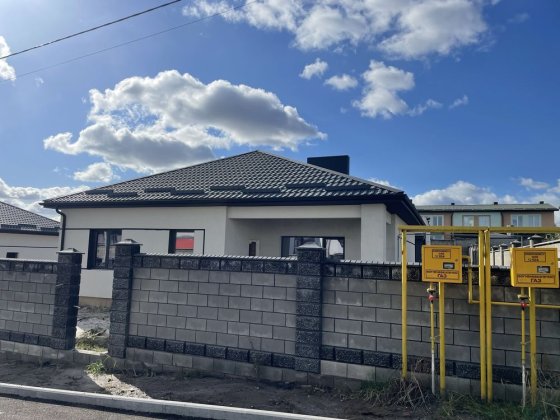 Продам будинок з газом, асфальтований доїзд (біля Кінзи) Ровно