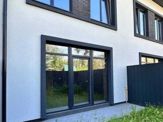 ТАУНХАУС в центрі міста, побудований заходьте на РЕМОНТ Ирпень