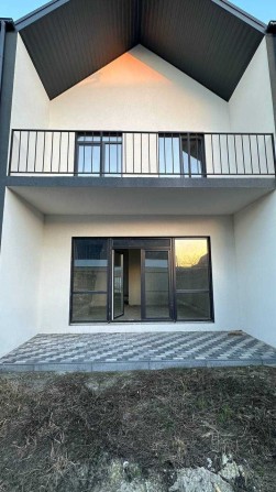 Таунхаус в Бучі, поруч з парком,магазини, зроблена штукатурка, - фото 1