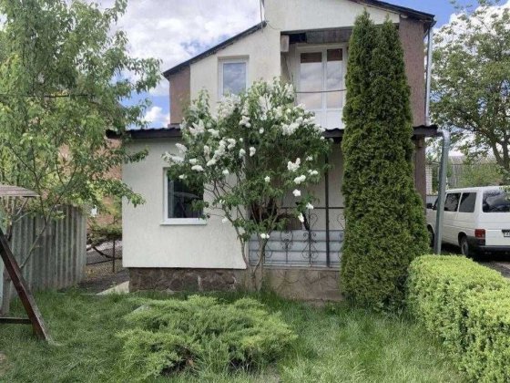 Продам дачний будинок на три кімнати