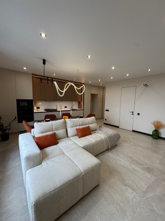 Продаж Таунхауса з авторським ремонтом. Ірпінь, вул. В. Стуса - фото 1