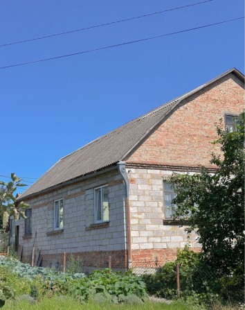 Терміновий продаж 1/2 будинку. 35 000$ - фото 1