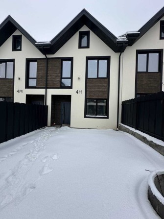 Таунхаус з мансардою та двором у закритому комплексі, Газ, без комісії - фото 1