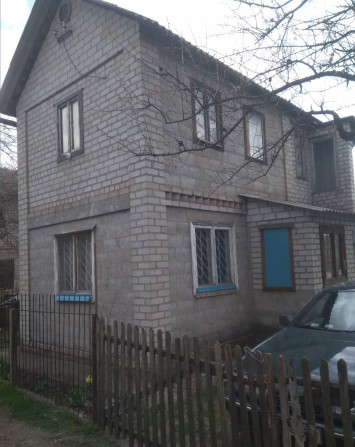 Продається дачний будинок з гаражем - фото 1