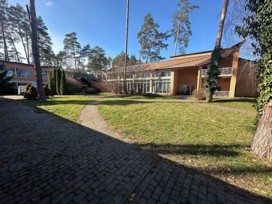 Будинок з басейном 1160 м2, 40 соток в Ірпені Ірпінь