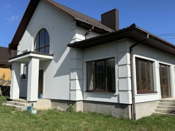 Продаж просторого будинку в Обарові Рівне