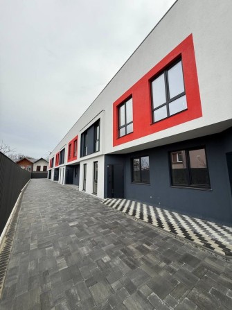 Таунхауси в Бучі з газом та центральними комунікаціями! - фото 1