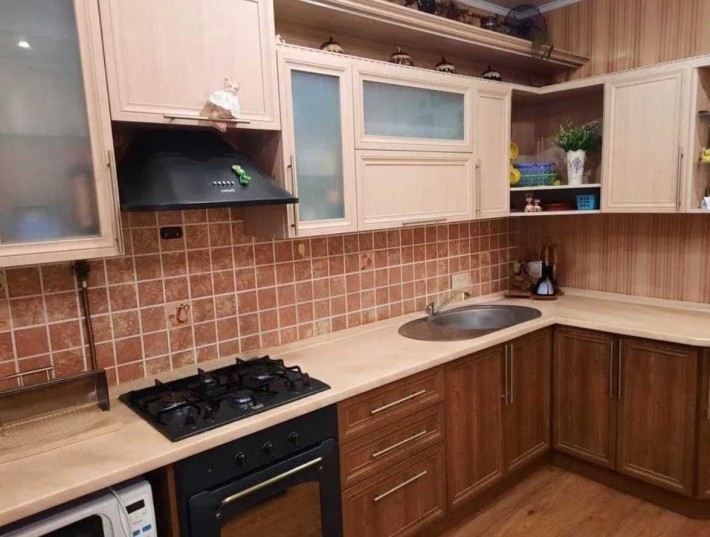 У продажу частина будинку з окремим подвір’ям в районі 1-ої Лікарні! - фото 1