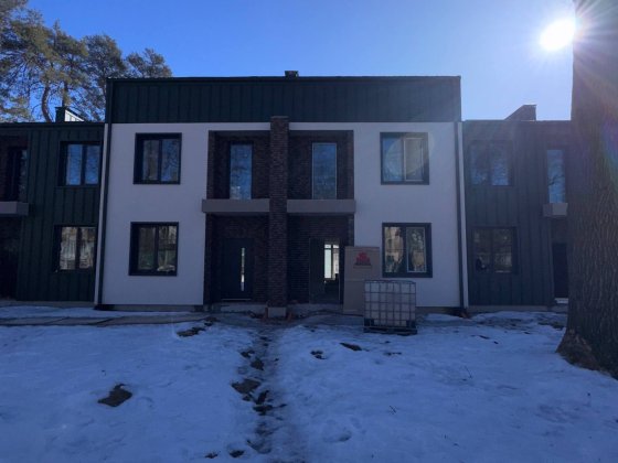 Продам Таунхаус поруж озеро та ліс з газом та центральними комун Ирпень