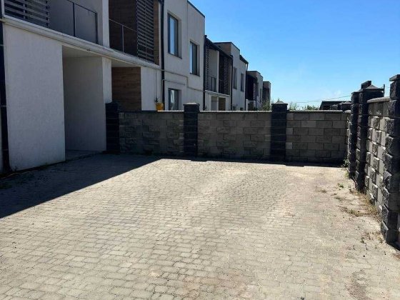 Продам котедж з міськими мережами. Щасливе Рівне