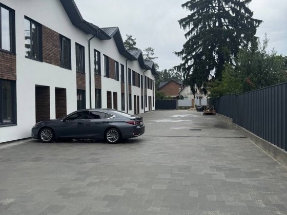 Таунхаус без ремонту Парк Ліс Ирпень