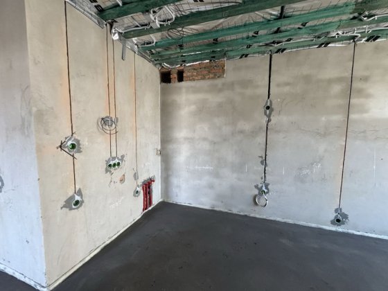 Кутовий котедж з Чорновими Роботами, р-н Льонокомбінату! Рівне